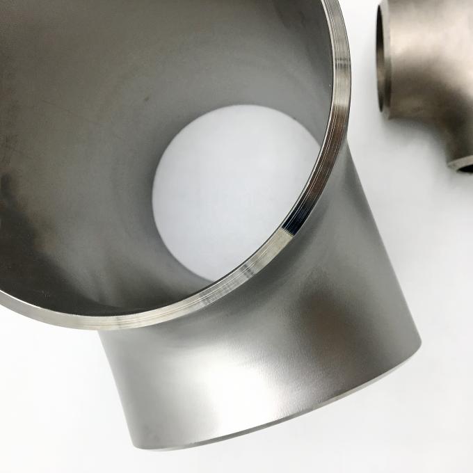 اتصالات لوله Ansi B16.9 Equal Tee Butt Welding SMLS TEE 1/4 اینچ تا 40 اینچ ماسه نورد 1