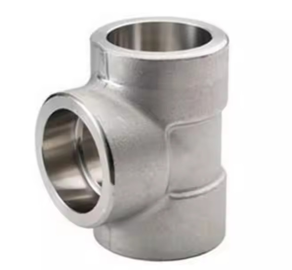 Corrosion-Resistant Stainless Steel Tee for Aggressive Environments 15X1M1F
